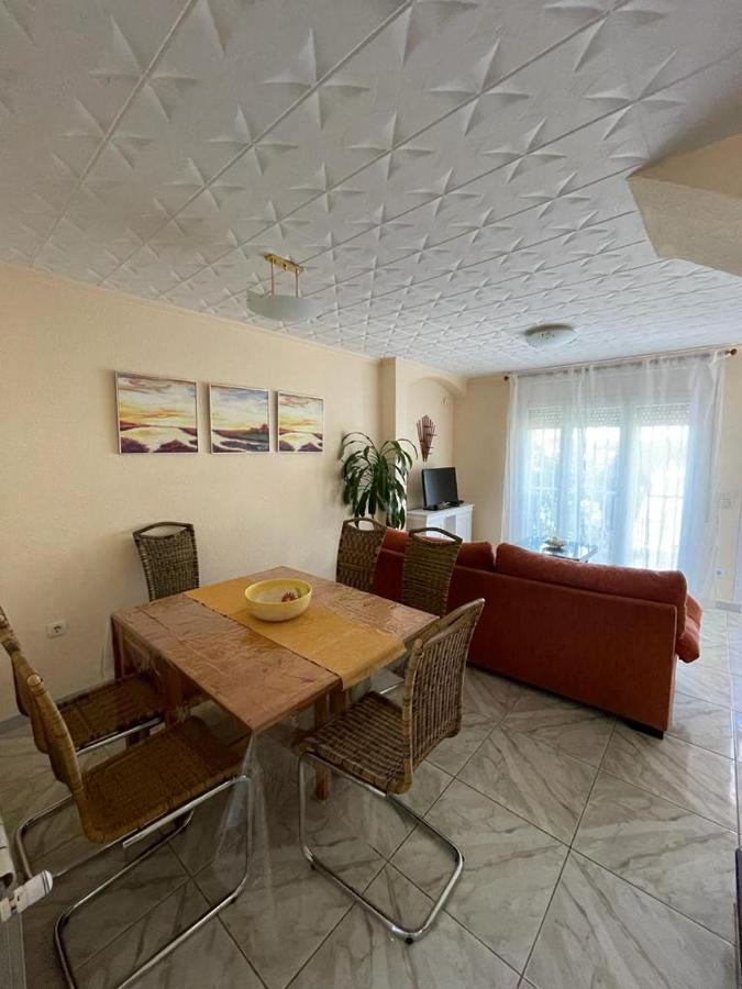 Leones Villa Empuriabrava Buitenkant foto